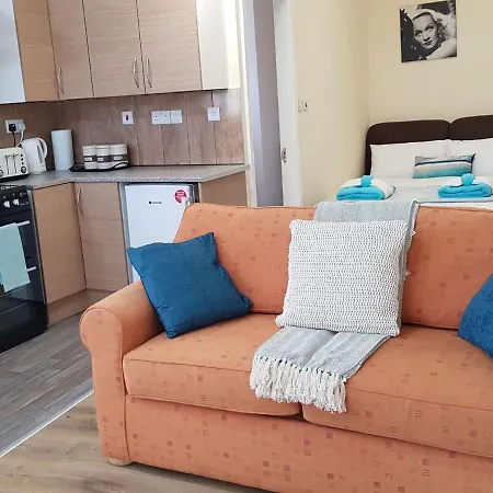 Comfortable In Leeds Near Royal Armouries Museum Apartment